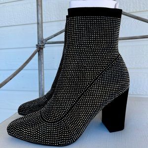 Brand: Wild Pair. Size:7.5. Color: sparkling rhinestones